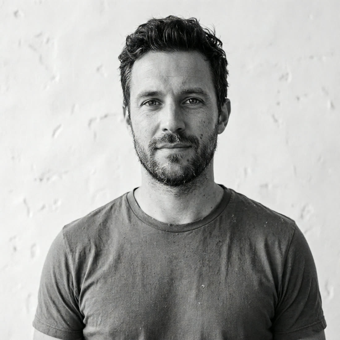 AI photoshoot: classic black-and-white portrait